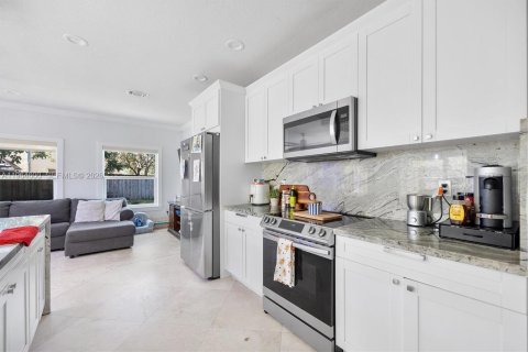 Casa en venta en Homestead, Florida, 3 dormitorios, 174.1 m2 № 2027161 - foto 11