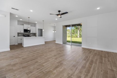 Casa en venta en Palm Coast, Florida, 4 dormitorios, 167.22 m2 № 1165653 - foto 3