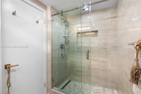Condominio en venta en Miami, Florida, 1 dormitorio, 92.16 m2 № 1882223 - foto 16