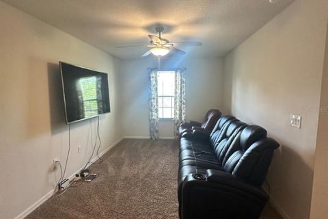 House in DeLand, Florida 4 bedrooms, 230.03 sq.m. № 2205283 - photo 21