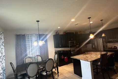House in DeLand, Florida 4 bedrooms, 230.03 sq.m. № 2205283 - photo 10