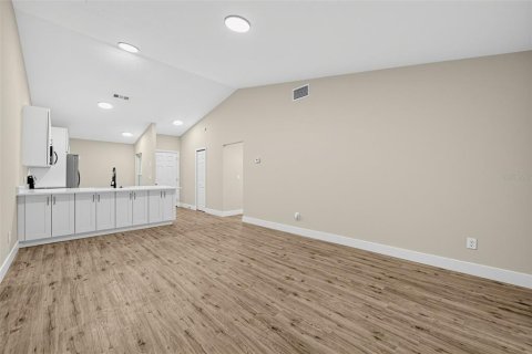 Duplex à vendre à Orlando, Floride: 2 chambres, 89.09 m2 № 2408619 - photo 5