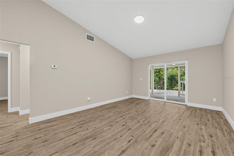 Duplex à vendre à Orlando, Floride: 2 chambres, 89.09 m2 № 2408619 - photo 12