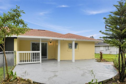 Duplex à vendre à Orlando, Floride: 2 chambres, 89.09 m2 № 2408619 - photo 28