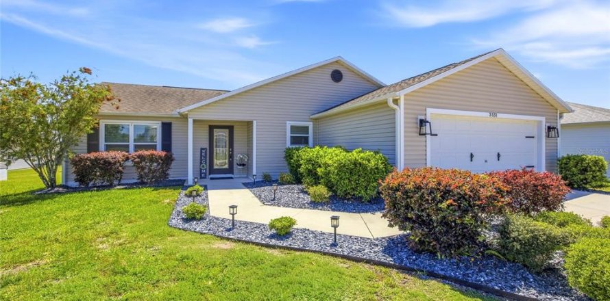 Villa ou maison à Oxford, Floride 3 chambres, 138.15 m2 № 2115201