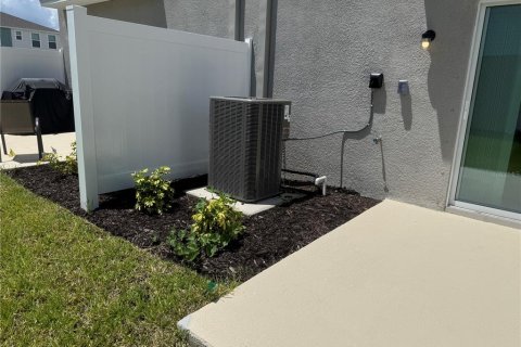 Townhouse in Sarasota, Florida 3 bedrooms, 125.42 sq.m. № 1805462 - photo 18
