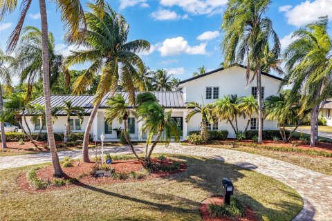 House in Palmetto Bay, Florida 6 bedrooms, 347.73 sq.m. № 2040144 - photo 7