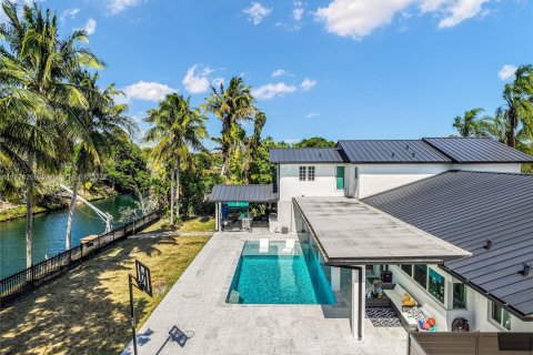 House in Palmetto Bay, Florida 6 bedrooms, 347.73 sq.m. № 2040144 - photo 5