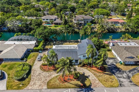 House in Palmetto Bay, Florida 6 bedrooms, 347.73 sq.m. № 2040144 - photo 11