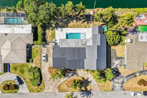 House in Palmetto Bay, Florida 6 bedrooms, 347.73 sq.m. № 2040144 - photo 13