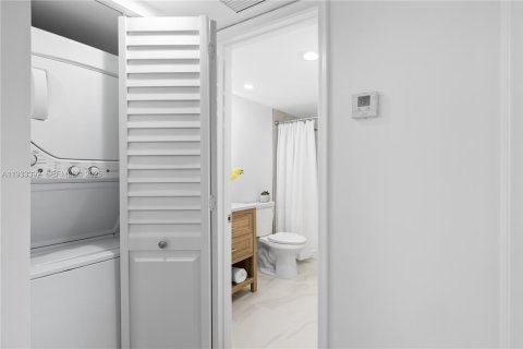 Copropriété à vendre à Pembroke Pines, Floride: 2 chambres, 110.74 m2 № 1992621 - photo 24