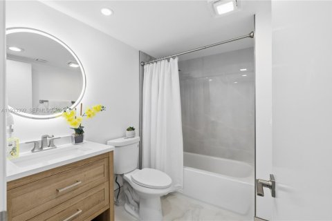 Copropriété à vendre à Pembroke Pines, Floride: 2 chambres, 110.74 m2 № 1992621 - photo 22