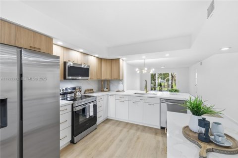 Copropriété à vendre à Pembroke Pines, Floride: 2 chambres, 110.74 m2 № 1992621 - photo 4