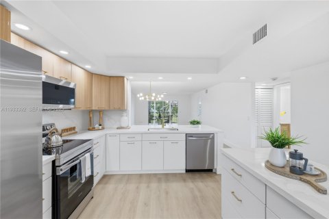 Copropriété à vendre à Pembroke Pines, Floride: 2 chambres, 110.74 m2 № 1992621 - photo 5