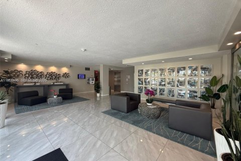 Купить кондоминиум в Норт-Майами-Бич, Флорида 2 спальни, 111.48м2, № 2011886 - фото 2