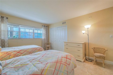 Condominio en venta en Pompano Beach, Florida, 2 dormitorios, 98.85 m2 № 1980461 - foto 17