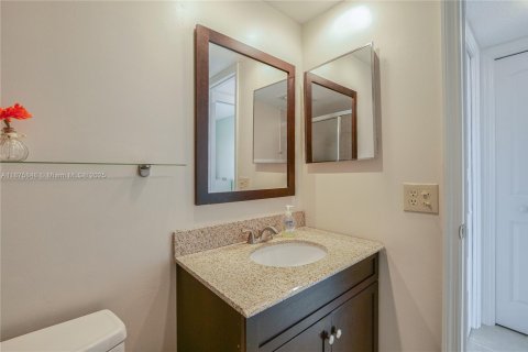 Condominio en venta en Pompano Beach, Florida, 2 dormitorios, 98.85 m2 № 1980461 - foto 28