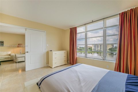 Condominio en venta en Pompano Beach, Florida, 2 dormitorios, 98.85 m2 № 1980461 - foto 26