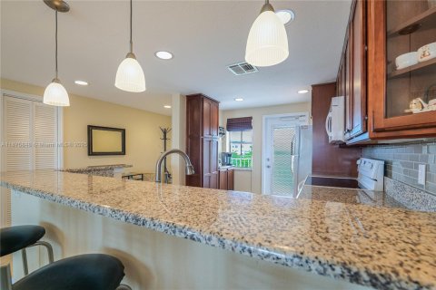 Condominio en venta en Pompano Beach, Florida, 2 dormitorios, 98.85 m2 № 1980461 - foto 8