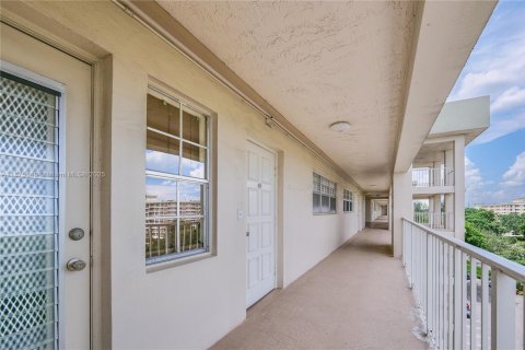 Condominio en venta en Pompano Beach, Florida, 2 dormitorios, 98.85 m2 № 1980461 - foto 30