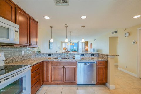 Condominio en venta en Pompano Beach, Florida, 2 dormitorios, 98.85 m2 № 1980461 - foto 14