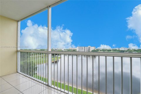 Condominio en venta en Pompano Beach, Florida, 2 dormitorios, 98.85 m2 № 1980461 - foto 3