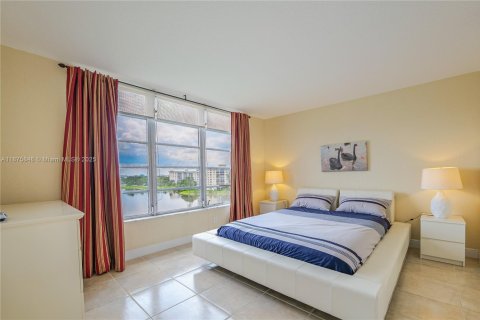 Condominio en venta en Pompano Beach, Florida, 2 dormitorios, 98.85 m2 № 1980461 - foto 23