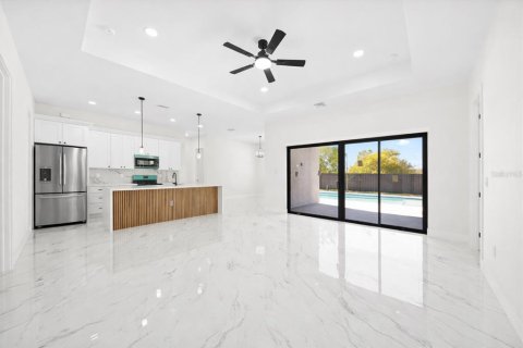 Casa en venta en Cape Coral, Florida, 4 dormitorios, 170.2 m2 № 2150118 - foto 11