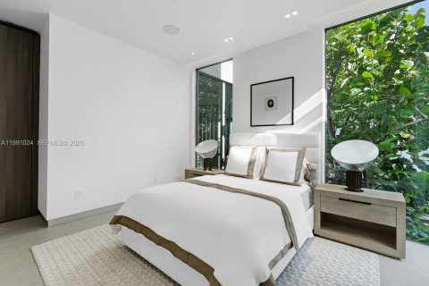 House in Hallandale Beach, Florida 8 bedrooms, 728.35 sq.m. № 2052190 - photo 27