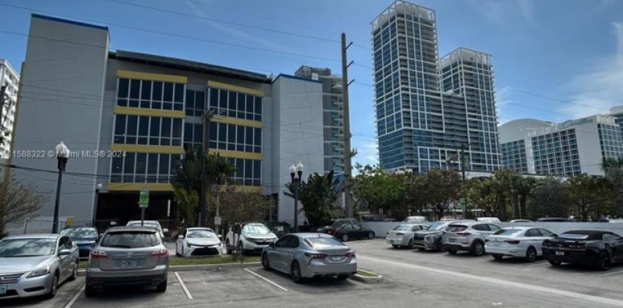 Oficina en Miami Beach, Florida № 1177042