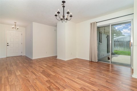 Casa en venta en Altamonte Springs, Florida, 2 dormitorios, 121.33 m2 № 1835092 - foto 2