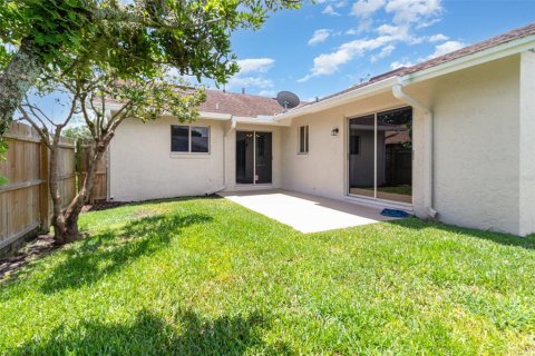 Casa en venta en Altamonte Springs, Florida, 2 dormitorios, 121.33 m2 № 1835092 - foto 18