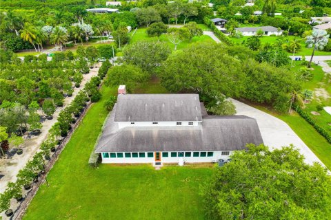 Villa ou maison à vendre à Homestead, Floride: 4 chambres, 306.02 m2 № 2021933 - photo 3
