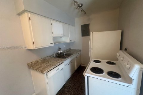 Appartement à louer à Oakland Park, Floride: 1 chambre, 535.95 m2 № 2400582 - photo 6