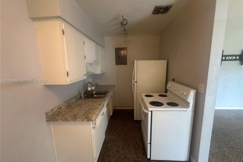 Appartement à louer à Oakland Park, Floride: 1 chambre, 535.95 m2 № 2400582 - photo 8