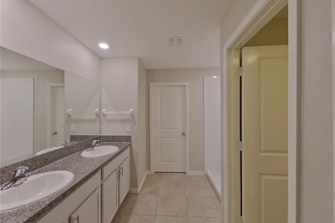 Villa ou maison à louer à Wimauma, Floride: 4 chambres, 244.7 m2 № 2117719 - photo 6