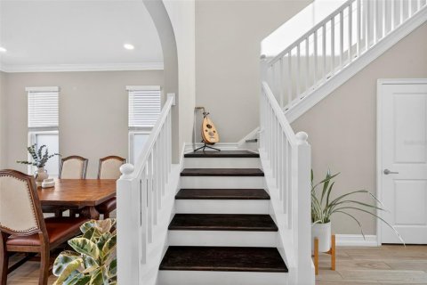 House in ESTANCIA

 in Wesley Chapel, Florida 4 bedrooms, 233.09 sq.m. № 2379224 - photo 8