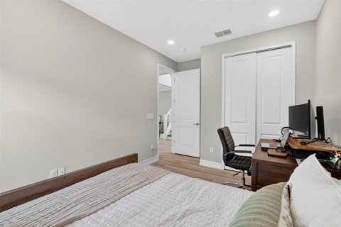 House in ESTANCIA

 in Wesley Chapel, Florida 4 bedrooms, 233.09 sq.m. № 2379224 - photo 19