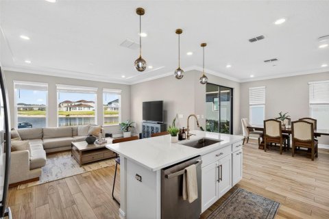House in ESTANCIA

 in Wesley Chapel, Florida 4 bedrooms, 233.09 sq.m. № 2379224 - photo 3