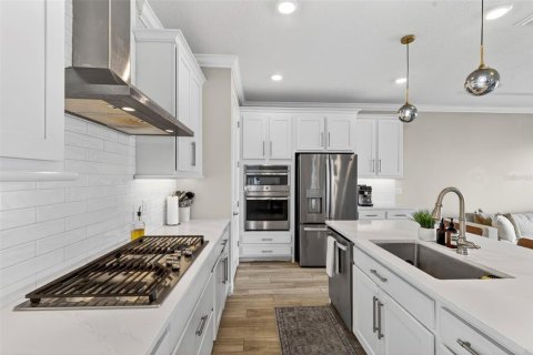 House in ESTANCIA

 in Wesley Chapel, Florida 4 bedrooms, 233.09 sq.m. № 2379224 - photo 25