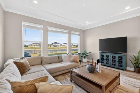 House in ESTANCIA

 in Wesley Chapel, Florida 4 bedrooms, 233.09 sq.m. № 2379224 - photo 4