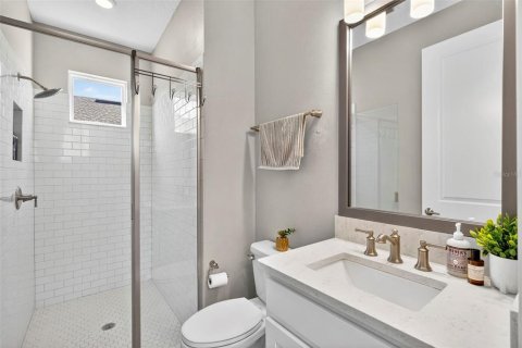 House in ESTANCIA

 in Wesley Chapel, Florida 4 bedrooms, 233.09 sq.m. № 2379224 - photo 15