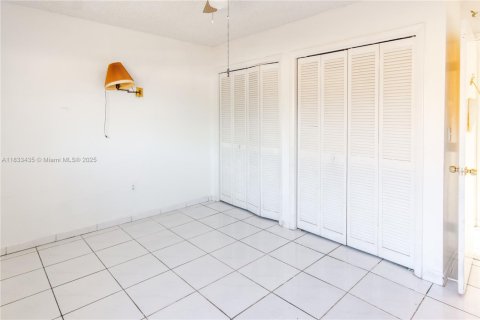 Casa en venta en Miami, Florida, 4 dormitorios, 147.44 m2 № 1814012 - foto 16