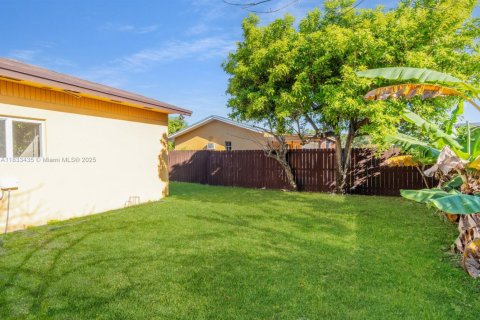Casa en venta en Miami, Florida, 4 dormitorios, 147.44 m2 № 1814012 - foto 21
