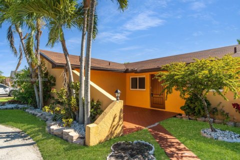 Casa en venta en Miami, Florida, 4 dormitorios, 147.44 m2 № 1814012 - foto 4