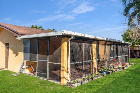 Casa en venta en Miami, Florida, 4 dormitorios, 147.44 m2 № 1814012 - foto 19