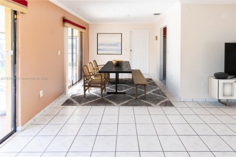 Casa en venta en Miami, Florida, 4 dormitorios, 147.44 m2 № 1814012 - foto 12