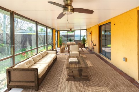 Casa en venta en Miami, Florida, 4 dormitorios, 147.44 m2 № 1814012 - foto 17