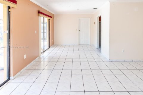 Casa en venta en Miami, Florida, 4 dormitorios, 147.44 m2 № 1814012 - foto 13