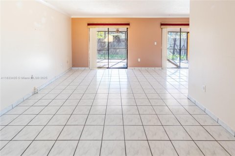 Casa en venta en Miami, Florida, 4 dormitorios, 147.44 m2 № 1814012 - foto 7